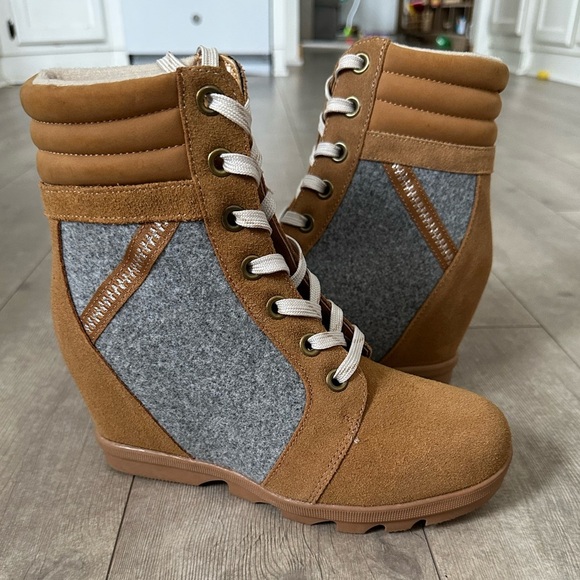 Serra Wedge Hiking Bootie Cow Suede Leather Tan/Gray Womens Size 8 Never Worn - Picture 1 of 14
